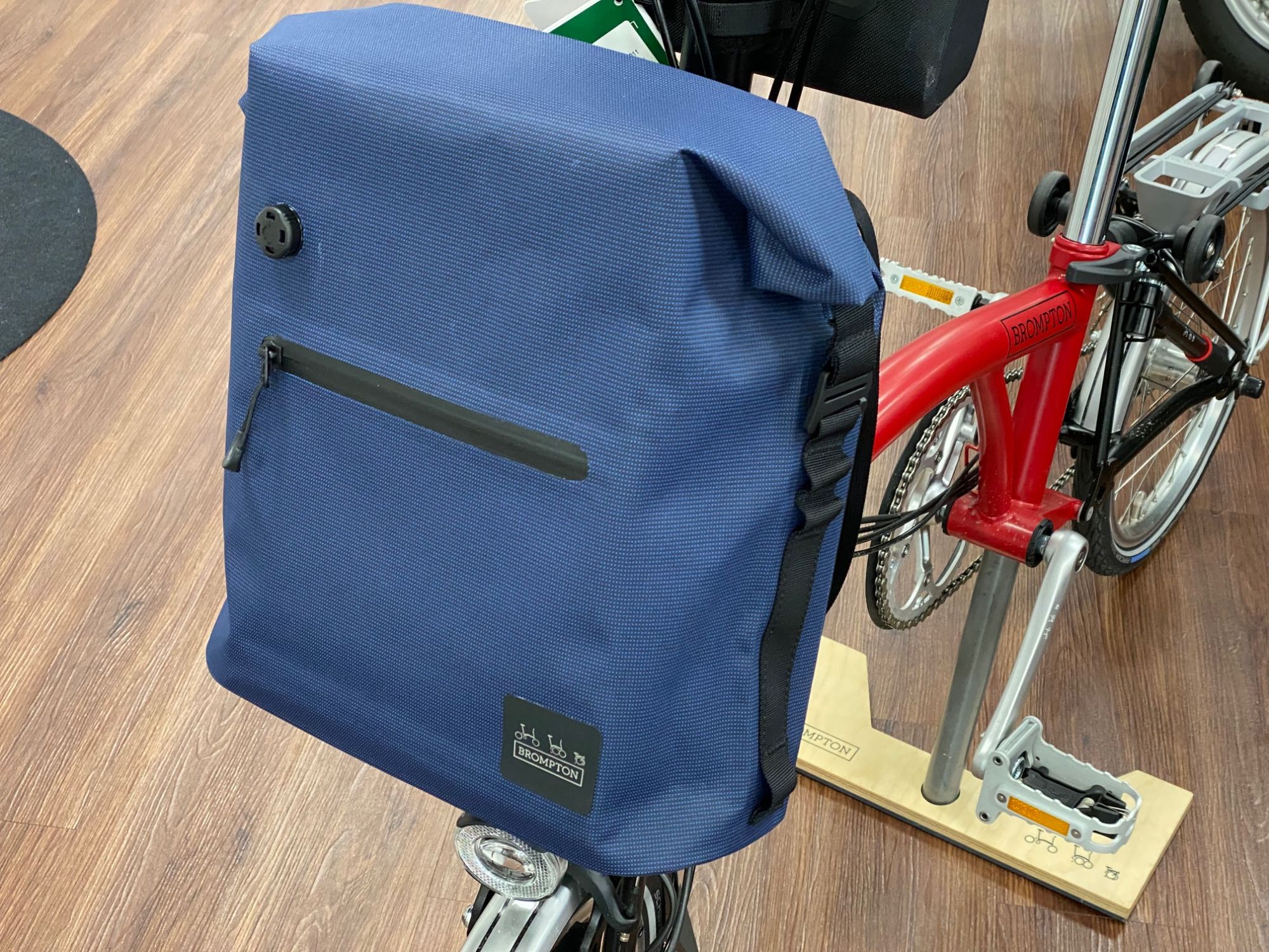 brompton borough roll top bag